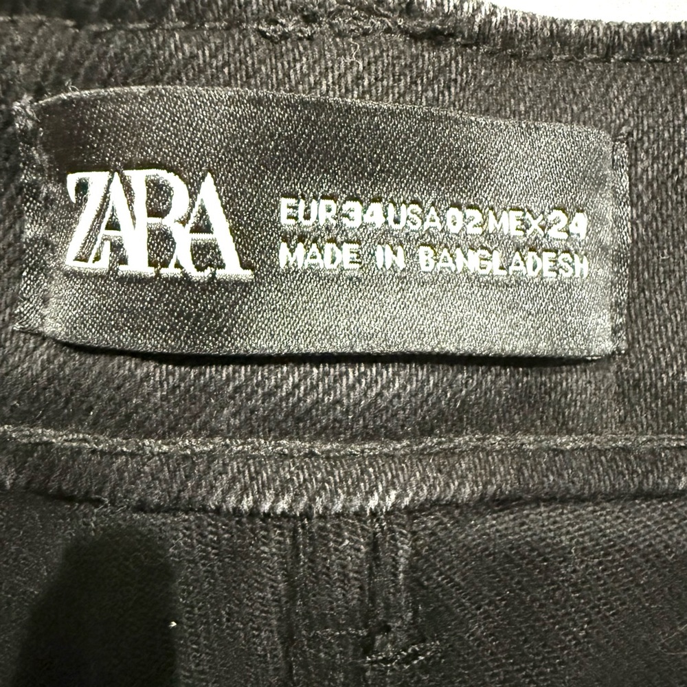 Zara woman Black Frayed Denim high waisted short.Size USA 02 - Picture 4 of 10